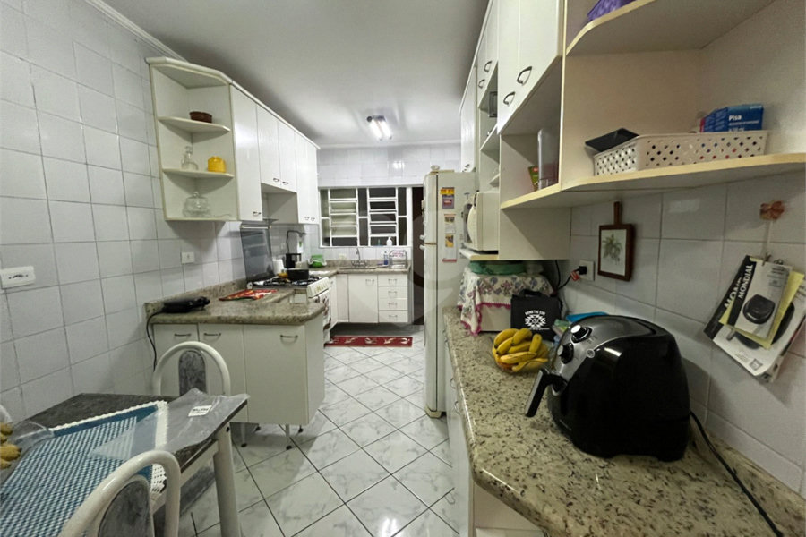 Sobrado à venda com 3 quartos, sendo 1 suíte, em Vila Irmãos Arnoni, São Paulo, SP