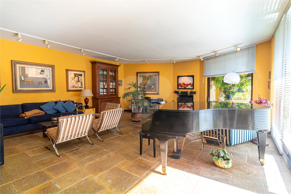 Casa à venda com 3 quartos, sendo 2 suítes, em Interlagos, São Paulo, SP