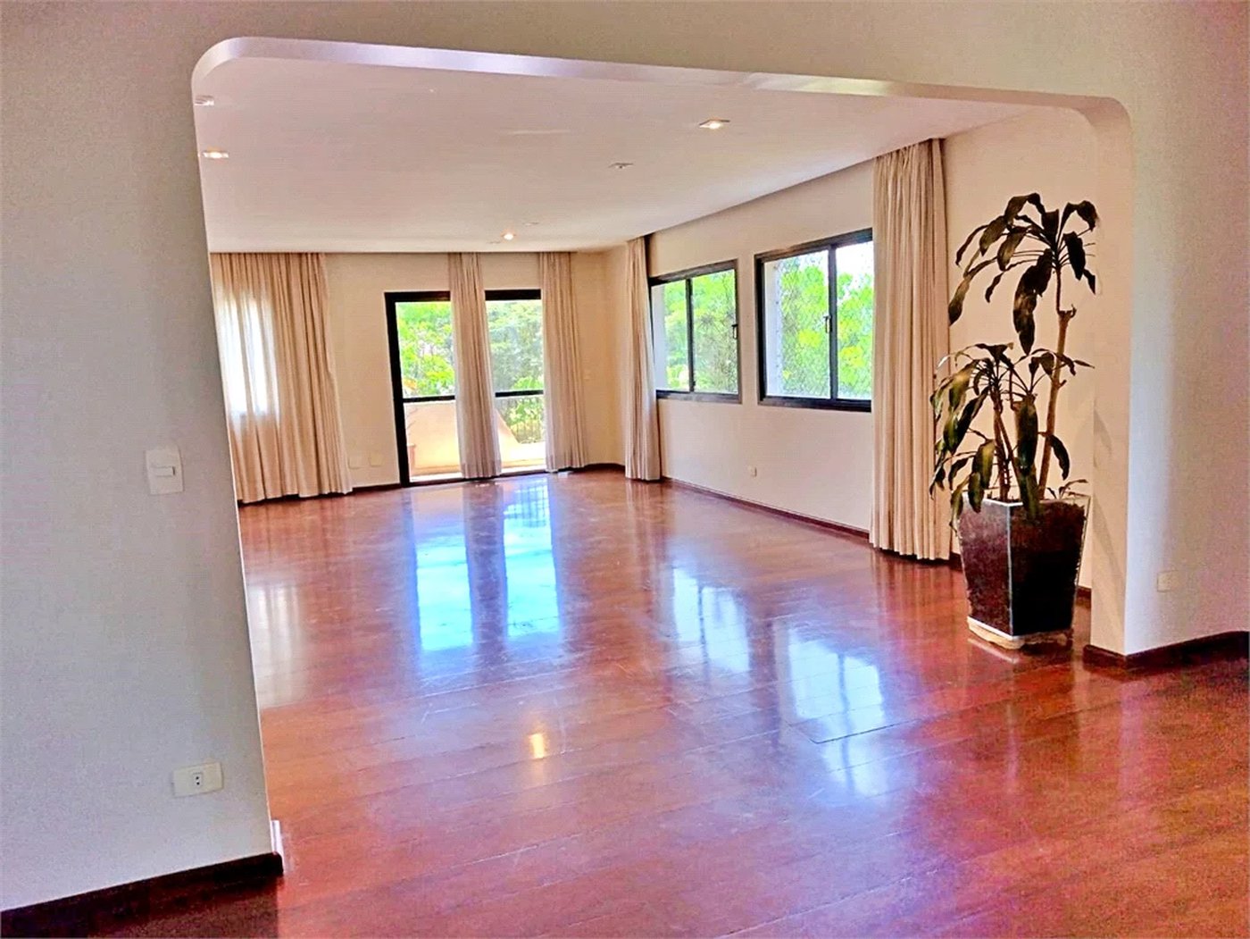 Apartamento à venda com 4 quartos, sendo 3 suítes, em Vila Andrade, São Paulo, SP