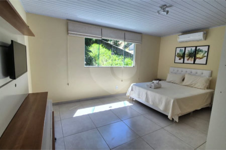 Casa à venda com 6 quartos, sendo 4 suítes, em Ferradura, Armação dos Búzios, RJ