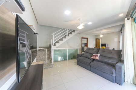Sobrado à venda ou para alugar com 3 quartos, sendo 2 suítes, em Vila Linda, Santo André, SP