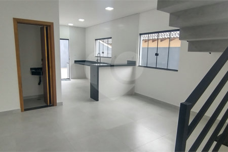 Sobrado à venda com 3 quartos, sendo 1 suíte, em Jardim Maristela, Atibaia, SP