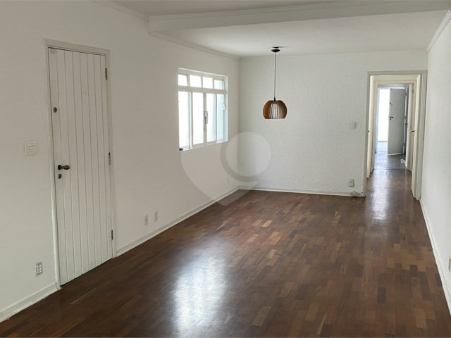 Sobrado à venda com 3 quartos, sendo 1 suíte,  em Brooklin Velho, São Paulo, SP