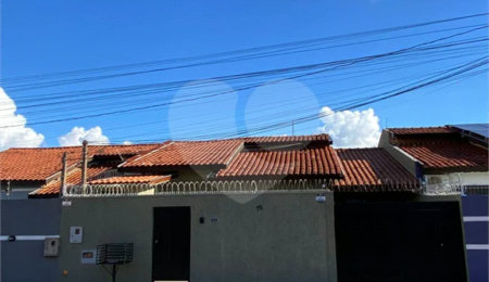 Casa à venda com 4 quartos, sendo 2 suítes,  em Residencial Ponta Porã I, Ponta Porã, MS