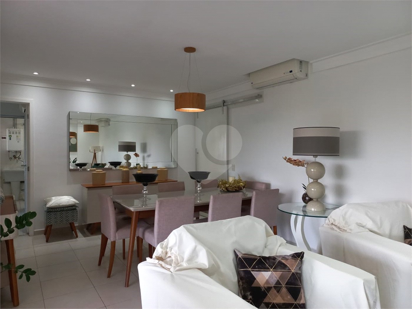 Apartamento à venda ou para alugar com 3 suítes em Enseada, Guarujá, SP