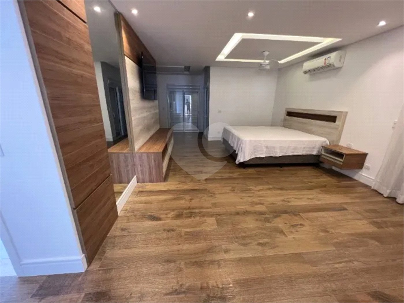 Casa à venda com 4 suítes no condomínio Jardim do Golfe 3, São José dos Campos - SP