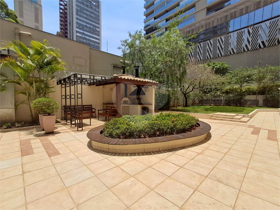 Apartamento à venda com 2 quartos, sendo 1 suíte, em Pinheiros, São Paulo, SP