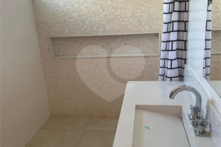 Casa à venda com 4 quartos, sendo 2 suítes,  no condomínio Residencial Castanheira, Sorocaba - SP