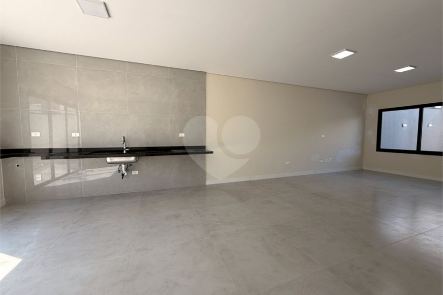 Sobrado à venda com 3 quartos, sendo 1 suíte, em Laranjeiras, Caieiras, SP