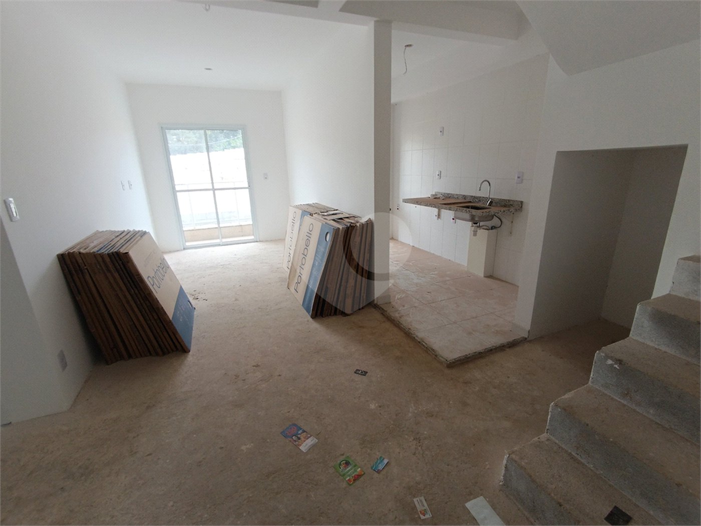Apartamento à venda com 2 quartos, sendo 1 suíte, em Bairro do Cambará, São Roque, SP