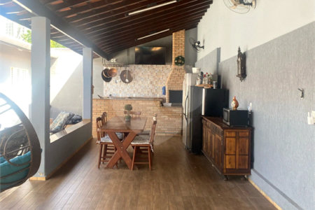 Casa à venda com 4 quartos, sendo 1 suíte, no Centro, Indaiatuba, SP