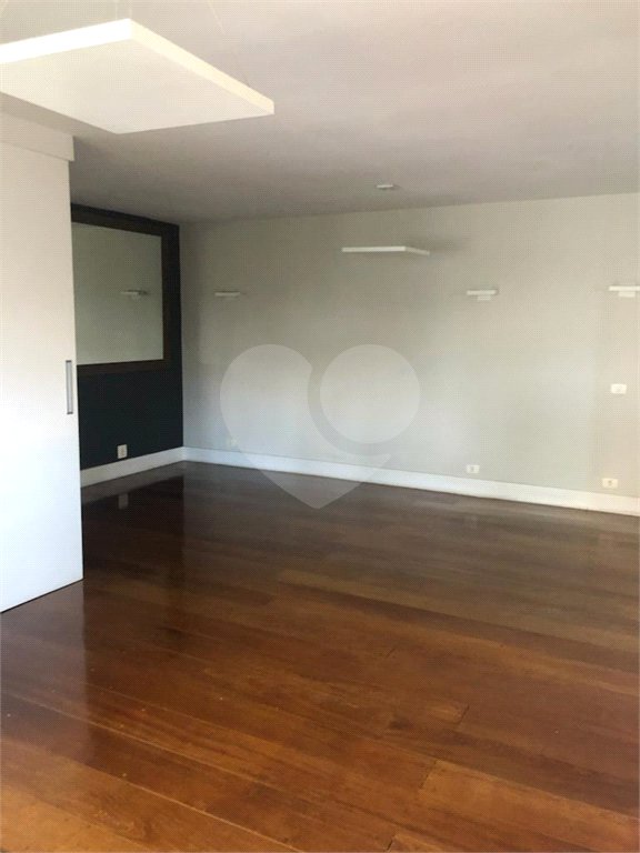 Sala à venda em Vila Suzana, São Paulo, SP