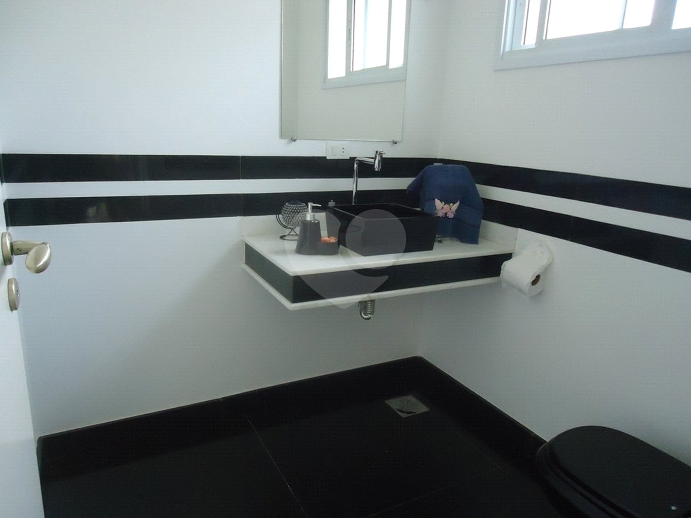 Casa à venda com 6 quartos, sendo 4 suítes,  no condomínio Monte Belo, Salto - SP