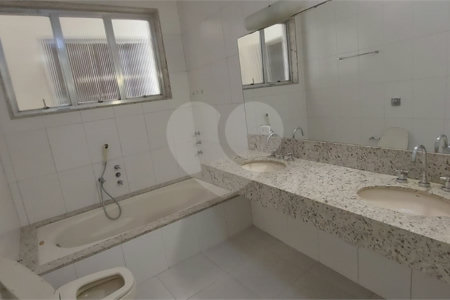 Apartamento à venda com 4 quartos, sendo 1 suíte,  em Laranjeiras, Rio de Janeiro, RJ