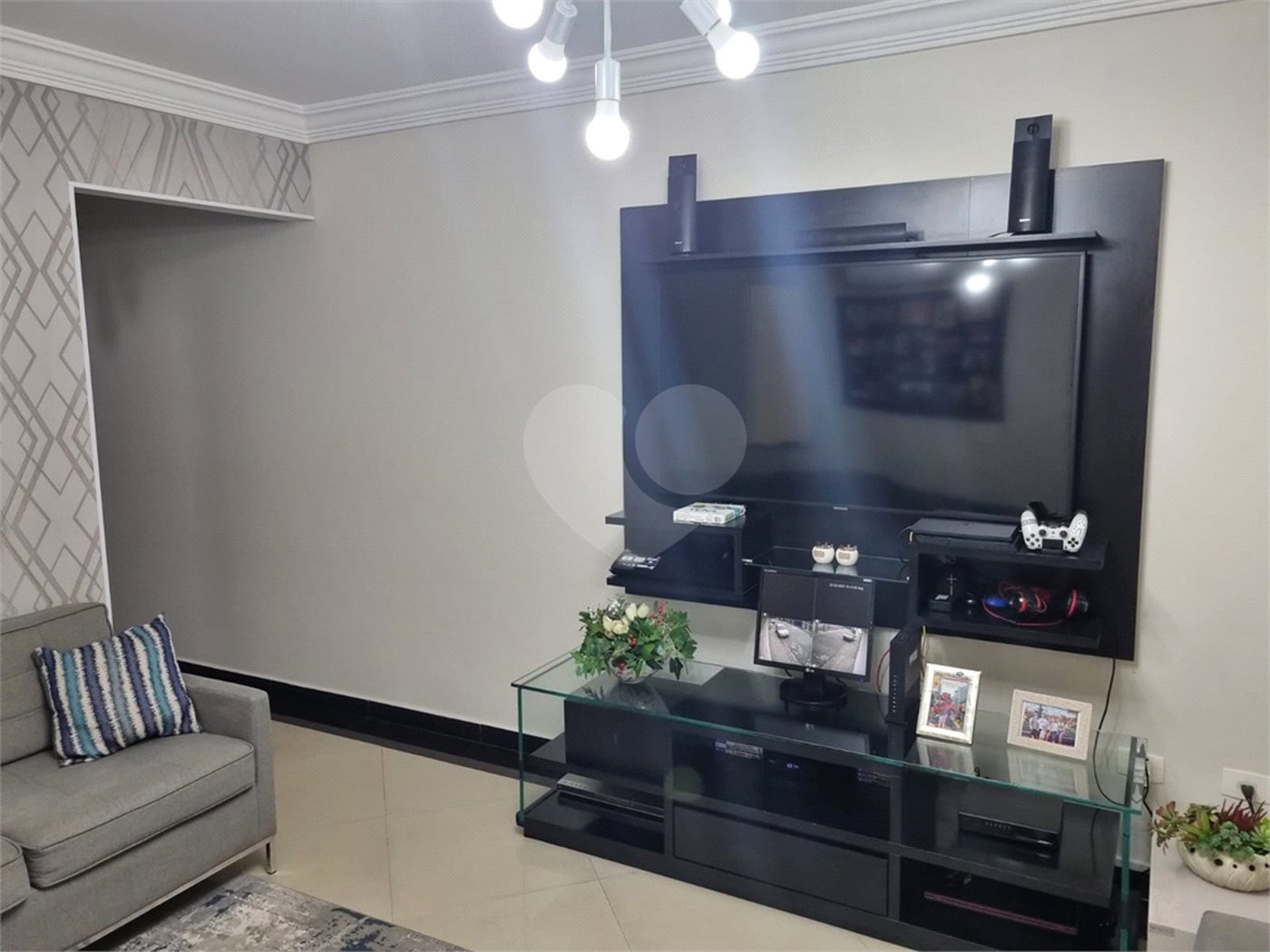 Sobrado à venda com 4 suítes em Vila Vitório Mazzei, São Paulo, SP