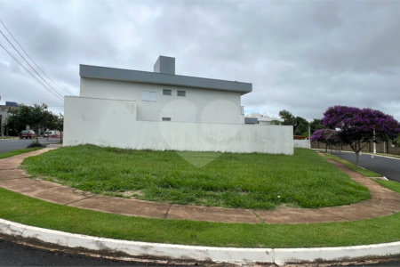 Lote de esquina à venda no Condomínio Faixa Azul