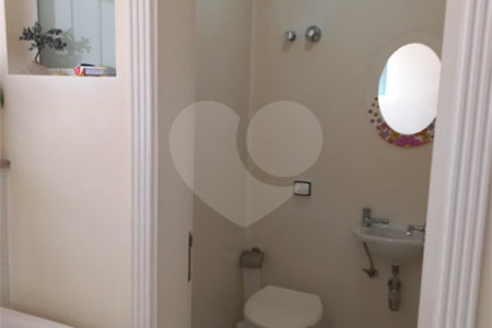 Apartamento com 88m², 3 dormitórios e 2 suítes próximo ao Parque do Ibirapuera e Metrô Ana Rosa.