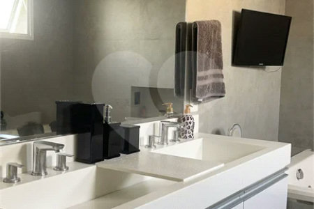 Apartamento na Mooca com 204 m² com vista maravilhosa, sendo 3 suítes e 4vagas.