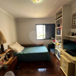 Apartamento à venda com 3 quartos, sendo 1 suíte, em Santo Amaro, São Paulo, SP