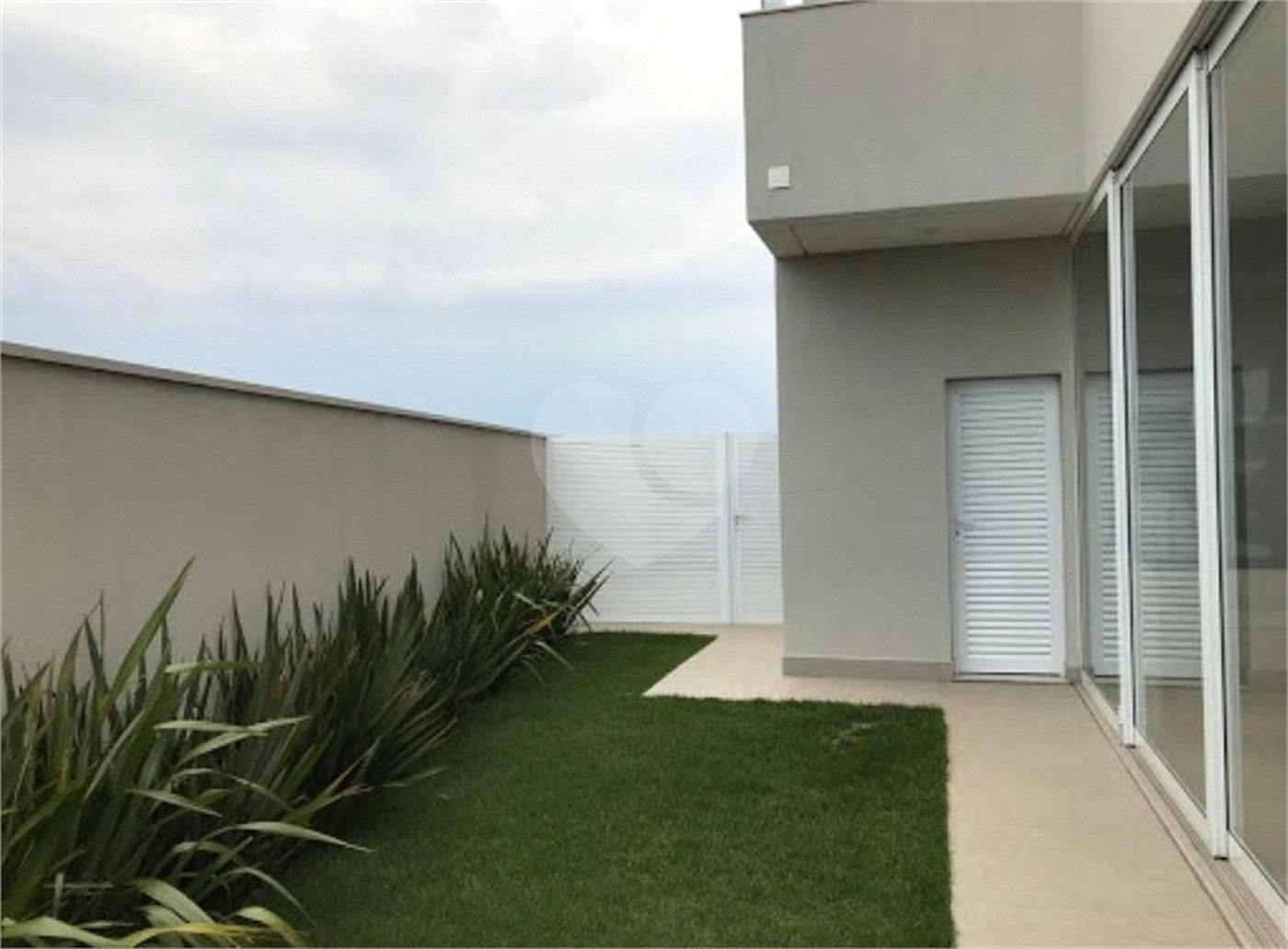 Casa à venda com 3 quartos, sendo 1 suíte, no condomínio Residencial Central Parque, Salto - SP