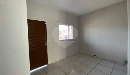 Casa Térrea à venda com 2 quartos em Petrópolis, Várzea Grande, MT