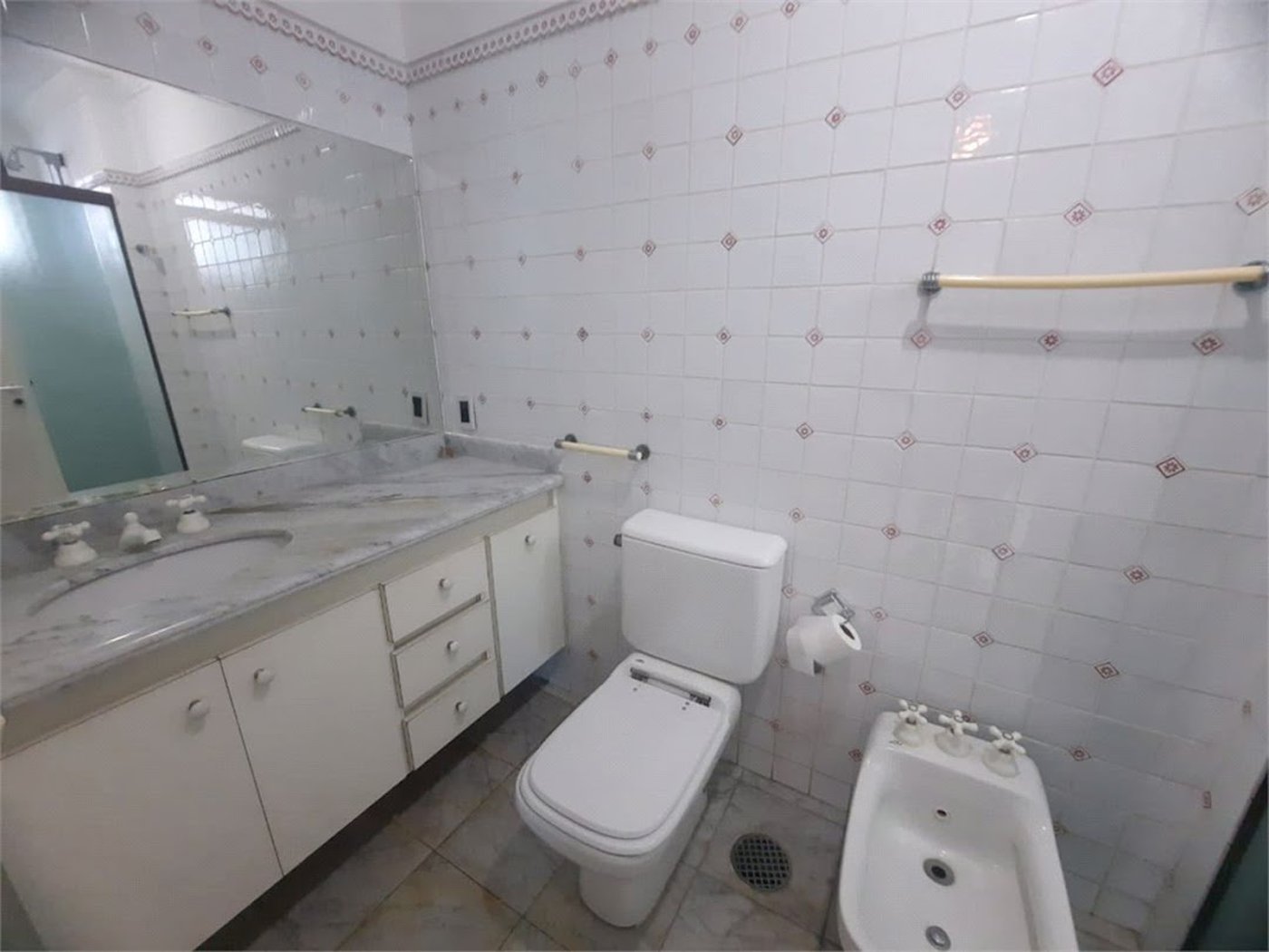 Apartamento Residencial à venda, Pitangueiras, Guarujá - AP0136.