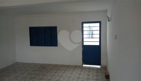 Casa à venda com 4 quartos, sendo 1 suíte,  em Vila Arruda, Itapetininga, SP