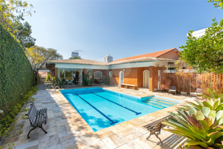 Casa à venda com 5 quartos, sendo 3 suítes,  em Brooklin, São Paulo, SP