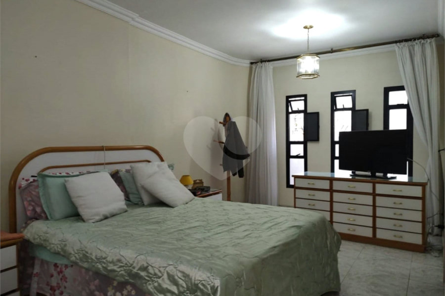 Casa Térrea à venda com 6 quartos, sendo 4 suítes, em Cangaíba, São Paulo, SP