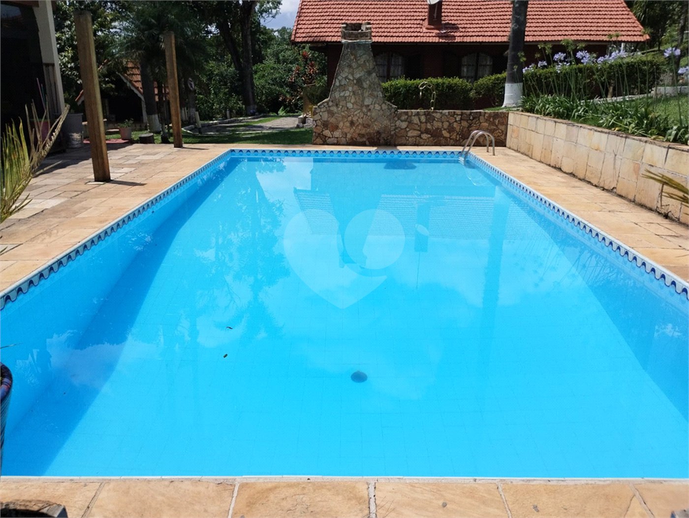 Casa à venda com 4 quartos, sendo 2 suítes,  no condomínio Cinco Lagos, Mairiporã - SP