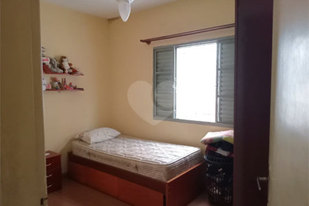 Sobrado à venda com 2 quartos, sendo 1 suíte, em Chora Menino, São Paulo, SP
