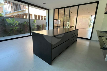 Casa à venda com 4 suítes no condomínio Residencial Granville, Atibaia - SP