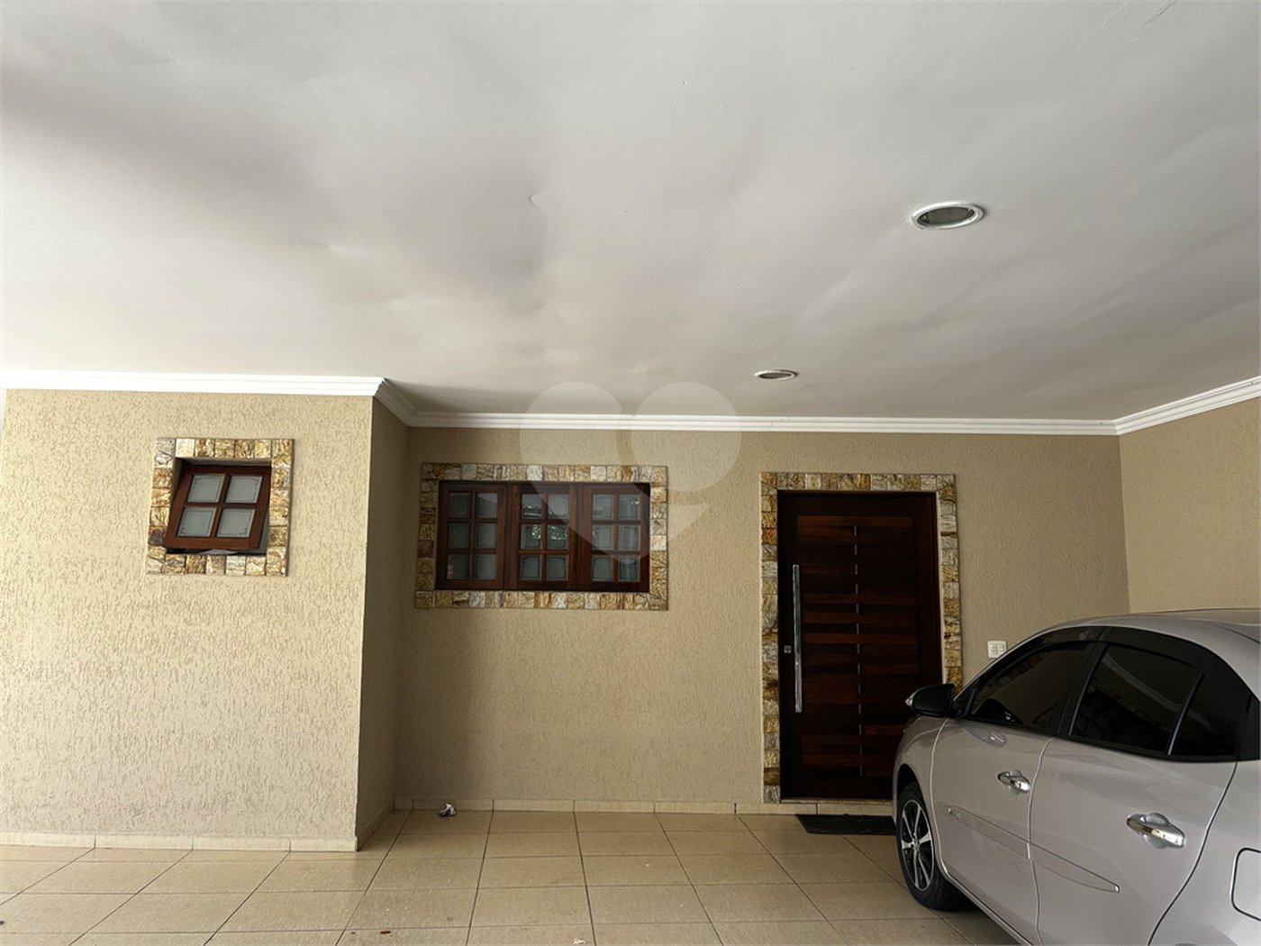 Sobrado à venda com 3 quartos, sendo 1 suíte,  em Vila Romanópolis, Ferraz de Vasconcelos, SP