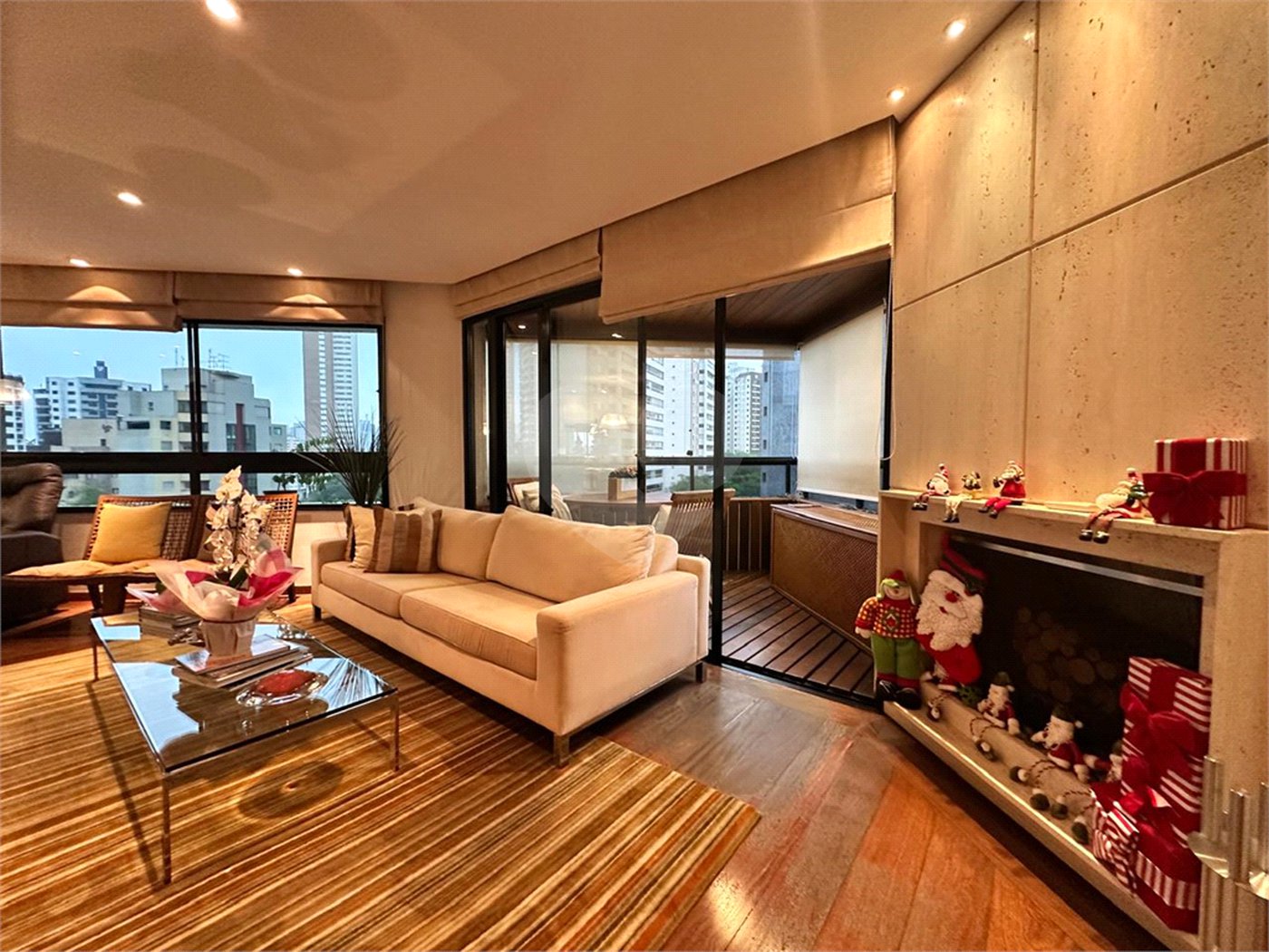 Apartamento à venda com 4 quartos, sendo 3 suítes,  em Vila Andrade, São Paulo, SP