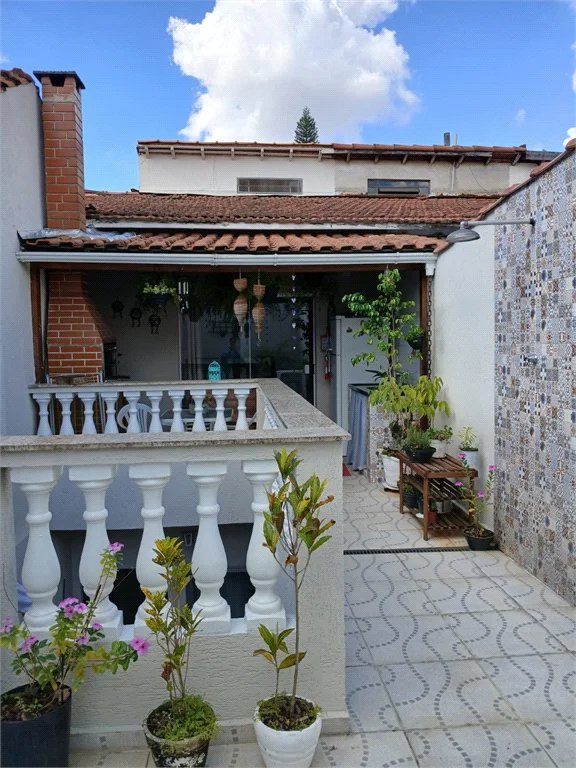 Sobrado à venda com 3 quartos, sendo 1 suíte, em Jardim Humaitá, São Paulo, SP