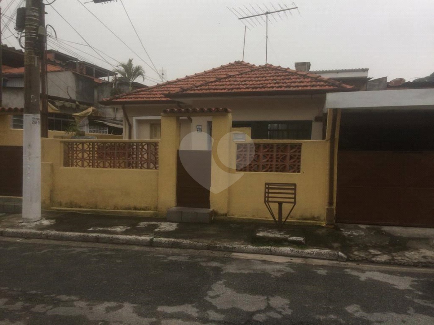 Casa à venda com 4 quartos, sendo 1 suíte, em Vila Vitório Mazzei, São Paulo, SP