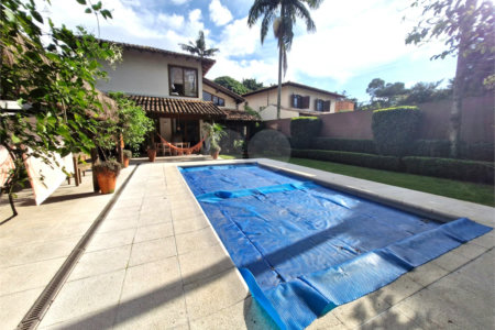 Sobrado à venda com 4 quartos, sendo 2 suítes, em Alto da Boa Vista, São Paulo, SP