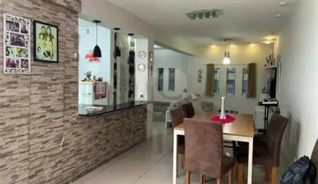 Sobrado à venda com 3 quartos, sendo 2 suítes,  em Conjunto Residencial Butantã, São Paulo, SP