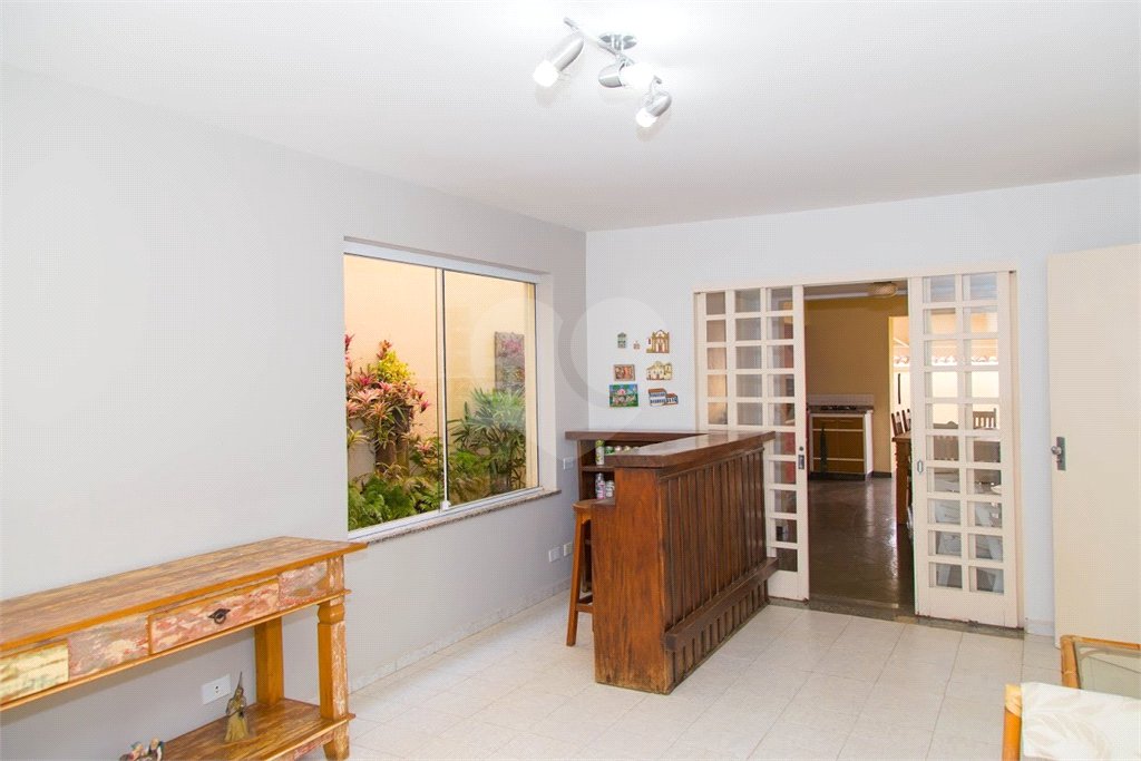 Casa à venda com 4 quartos, sendo 1 suíte, no Centro, Atibaia, SP