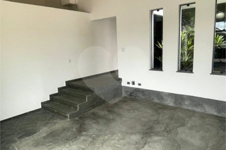 Sobrado à venda com 3 quartos, sendo 1 suíte,  em Jardim Armênia, Mogi das Cruzes, SP