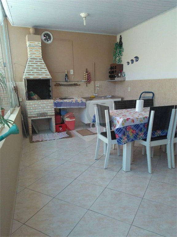 Sobrado à venda com 2 quartos em Jardim São José, Poá, SP