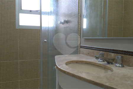 Cobertura à venda com 4 quartos, sendo 3 suítes,  em Vila Andrade, São Paulo, SP