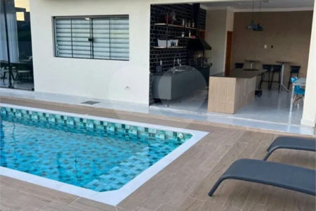 Casa à venda com 3 suítes no condomínio Terra Caxambu, Jundiaí - SP