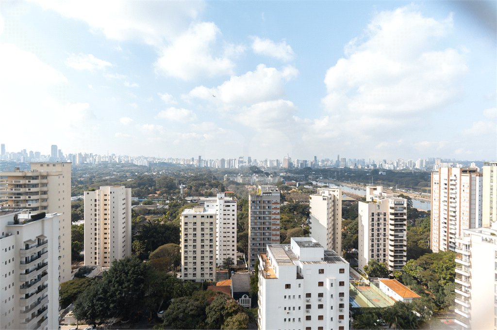 Duplex à venda com 6 quartos, sendo 4 suítes, em Alto de Pinheiros, São Paulo, SP
