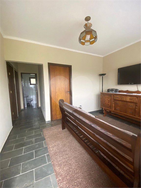 Casa à venda com 4 suítes no condomínio Vale da Santa Fé, Vinhedo - SP