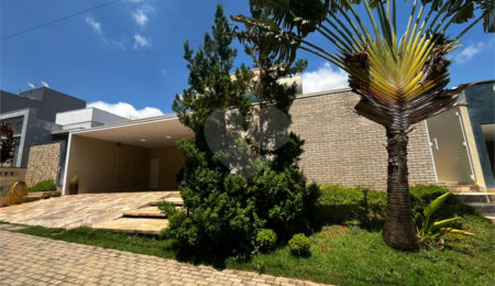 Casa à venda com 3 suítes no condomínio Portal dos Pinheiros, Itapetininga - SP