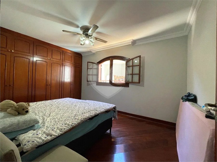Casa à venda com 6 quartos, sendo 1 suíte, no condomínio Granja Olga I, Sorocaba - SP