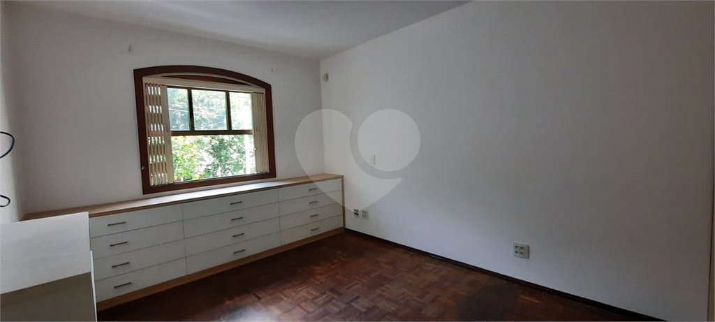 Sobrado à venda com 3 quartos, sendo 1 suíte, em Vila Firmiano Pinto, São Paulo, SP