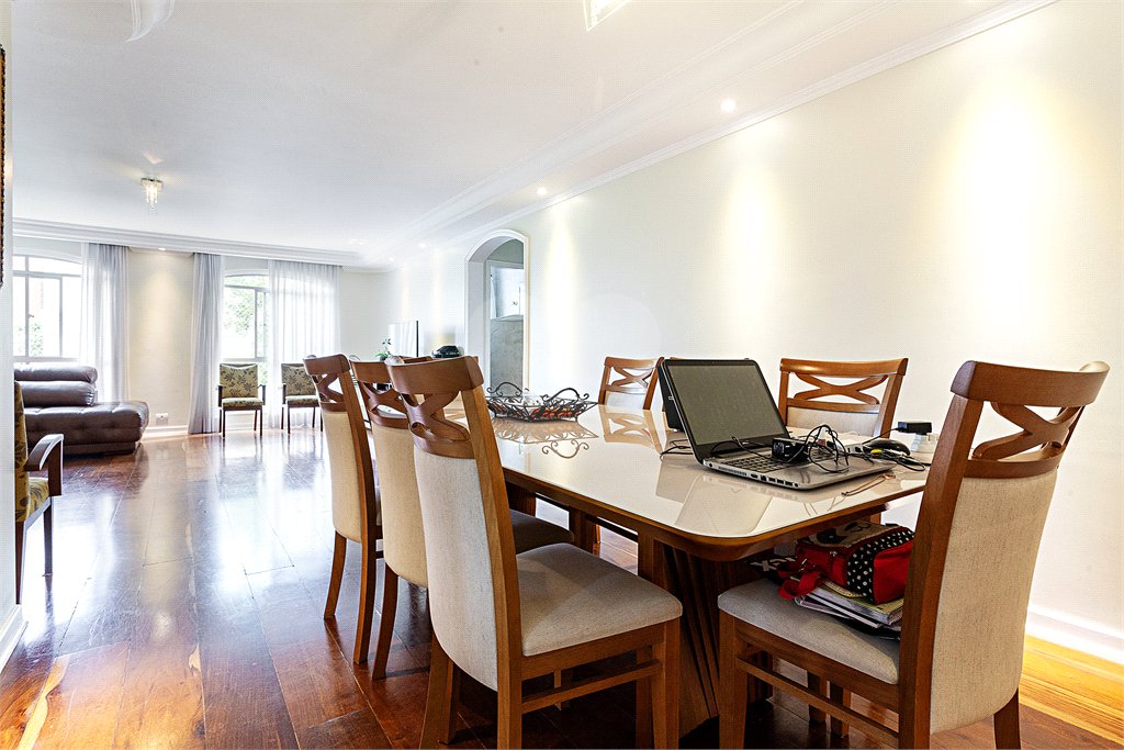 Apartamento à venda com 4 quartos, sendo 1 suíte, em Jardim Marajoara, São Paulo, SP