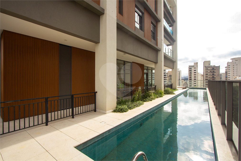 Apartamento à venda ou para alugar com 3 suítes em Moema, São Paulo, SP